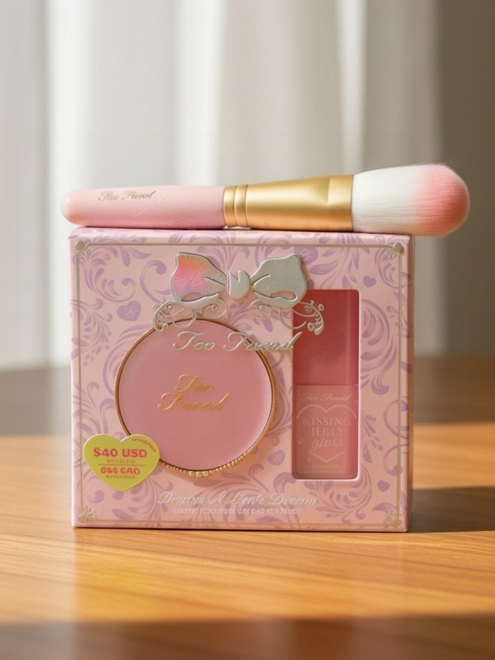 Too Faced Dream A Little Dream Gift Set + Flatbuki Makeup Brush